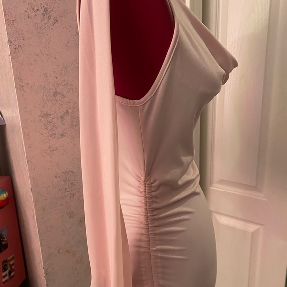 Rampage Y2K sleeveless cowl neck top with draped fabric that hangs over shoulder - Picture 4 of 9